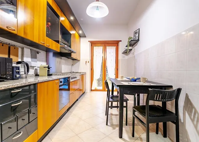 Elegant Retreat In Rome, Comfort & Style - Metro A Apartment