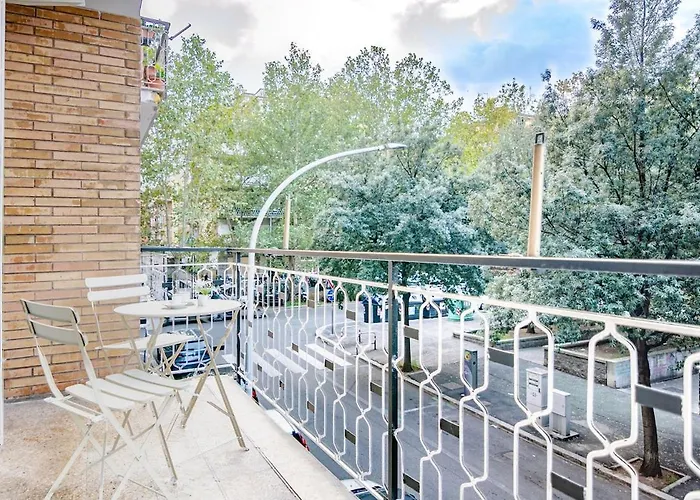 Elegant Retreat In Rome, Comfort & Style - Metro A Rom