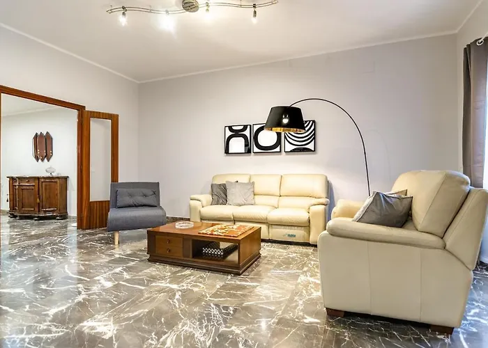 Elegant Retreat In Rome, Comfort & Style - Metro A Apartment Rom